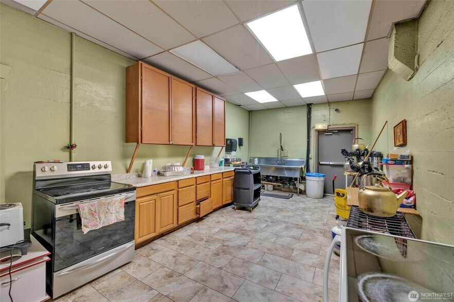 More Photos Of 12327 15th Ave NE, Seattle Religious Facility For Sale