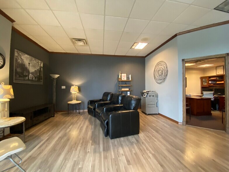More Photos Of 2801 Bertholet Blvd, Valparaiso Office For Sale