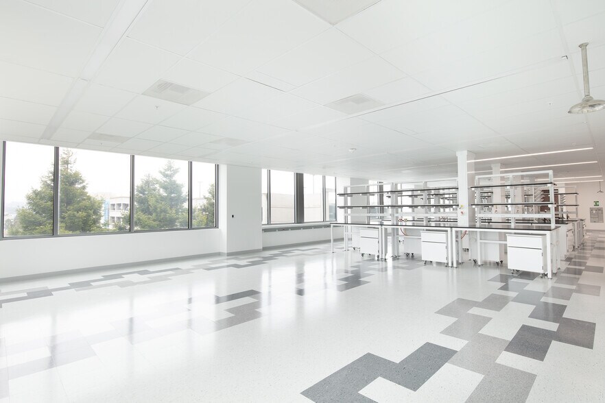 More Photos Of 2001 Junipero Serra Blvd, Daly City Research And Development For Lease