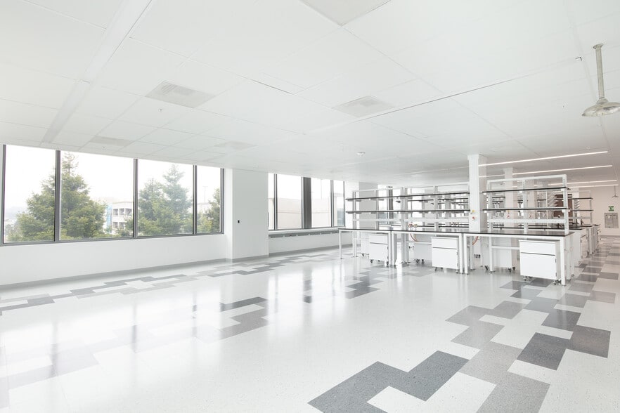 More Photos Of 2001 Junipero Serra Blvd, Daly City Research And Development For Lease