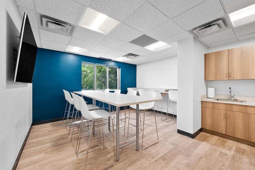 More Photos Of 2725 Arbor Ct, Eau Claire Office For Sale