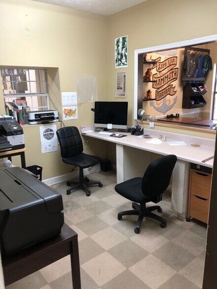 More Photos Of 302 Alabama St, Auburn Flex For Lease