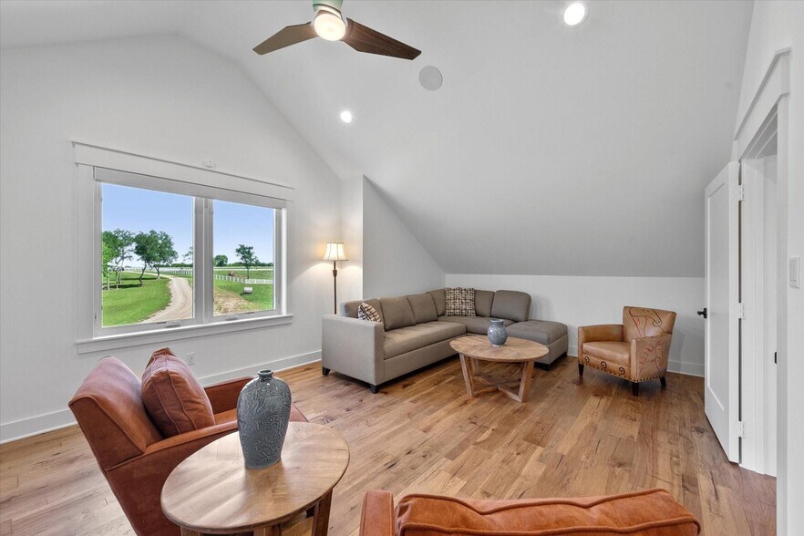 More Photos Of 121 Elm, Kerens Lodge Meeting Hall For Sale