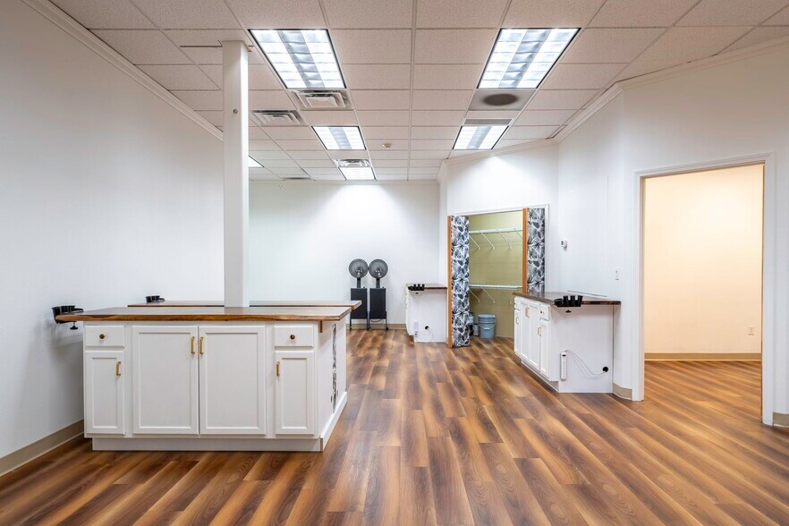 More Photos Of 1321-1325 Aaron Dr, Richland Storefront Retail Office For Lease