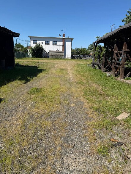 More Photos Of 425 Lincoln Hwy, Iselin Flex For Sale