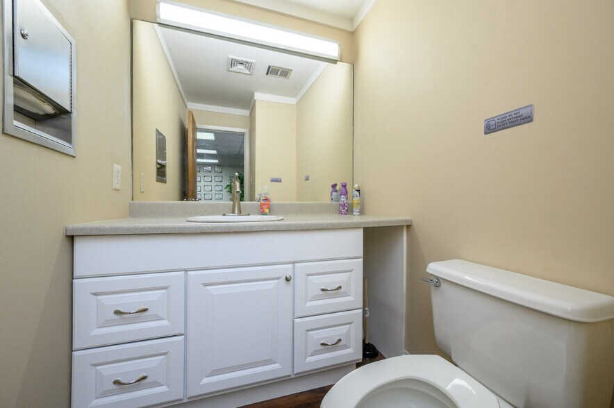 More Photos Of 178 Tamarack Cir, Skillman Office For Sale