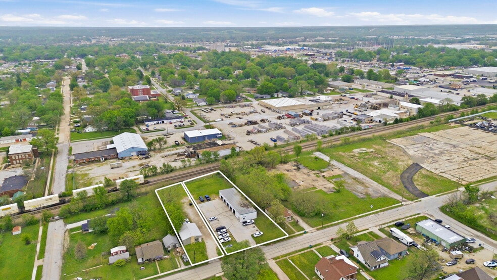 Primary Photo Of 1525 E Florida St, Springfield Auto Repair For Sale