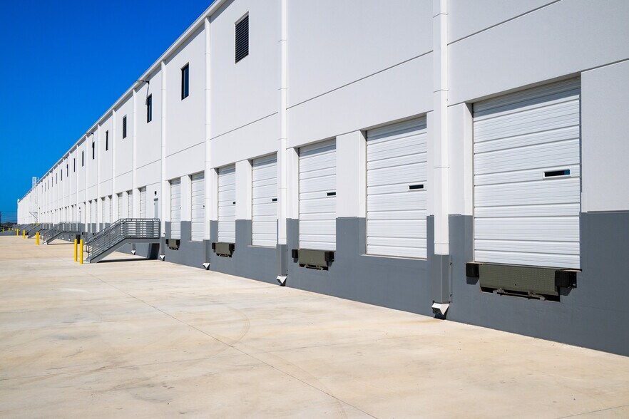 More Photos Of 6357 Rittiman Road, San Antonio Distribution For Lease