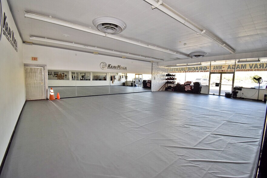 More Photos Of 2005-2009 Central Ave, Ceres Freestanding For Sale