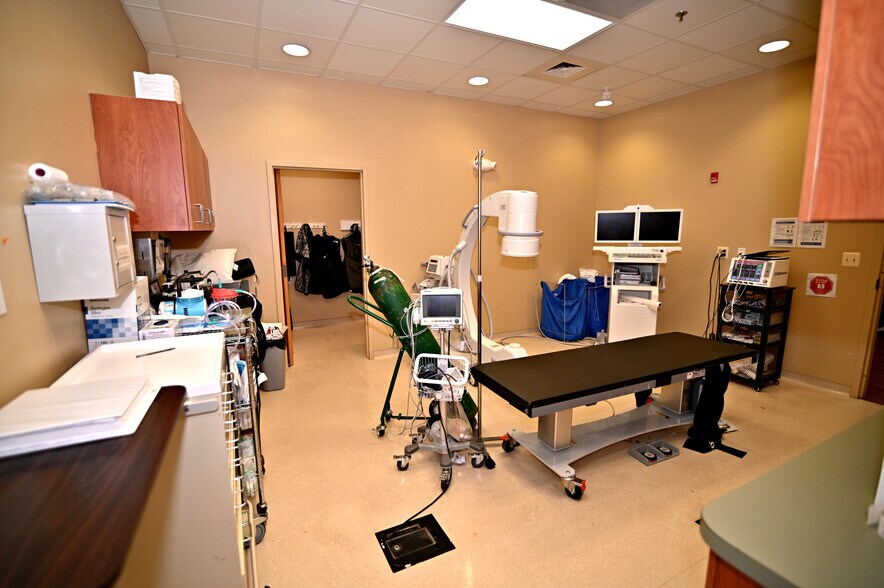 More Photos Of 2960 Technology Pl, Waldorf Research And Development For Lease