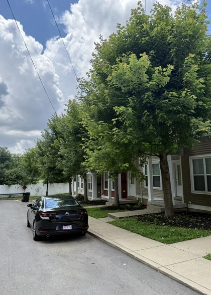 More Photos Of 102 Weist Pl, Louisville Apartments For Sale