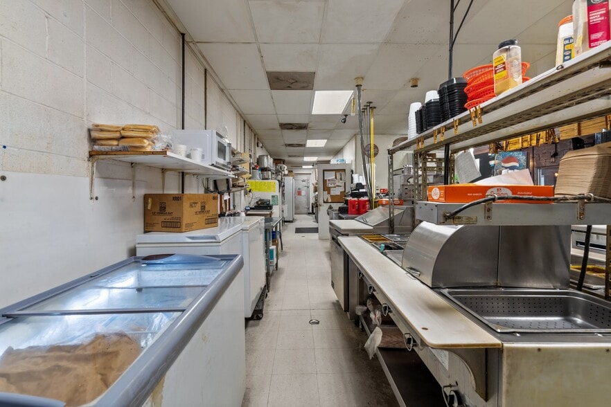 More Photos Of 120 Bank St, Sanford Restaurant For Sale