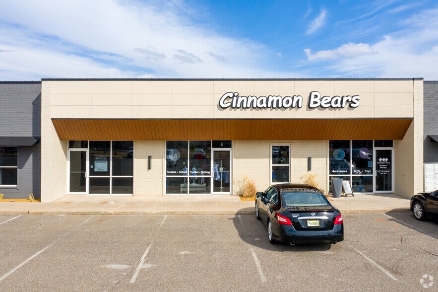 More Photos Of 610 S Kelly Ave, Edmond General Retail For Lease