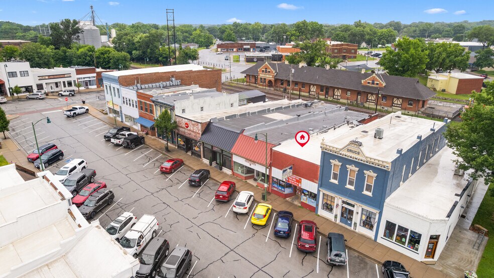 More Photos Of 119 S 1st St, Pleasant Hill Specialty For Sale