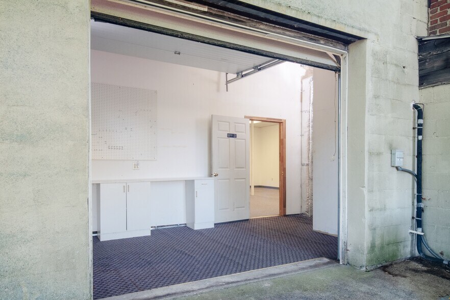 More Photos Of 50 East St, Franklin Loft Creative Space For Sale