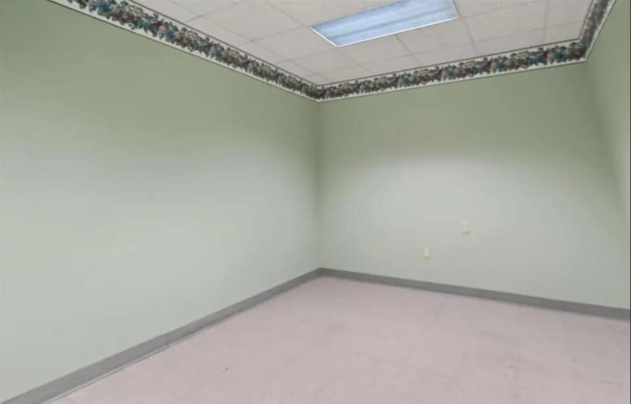 More Photos Of 3111 Normandy Dr, Springfield Office For Sale