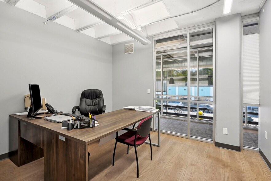 More Photos Of 2200 E Franklin Ave, Minneapolis Office For Lease