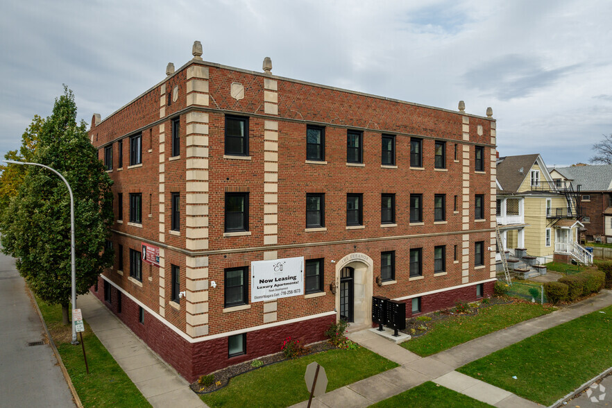 Primary Photo Of 704 8th St, Niagara Falls Apartments For Sale