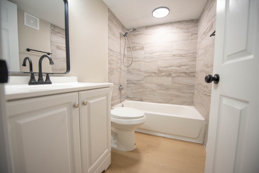 More Photos Of 2731 S Blair Stone Rd, Tallahassee Apartments For Sale