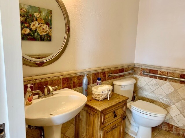 More Photos Of 2415 E Empire St, Cortez Storefront Retail Office For Sale