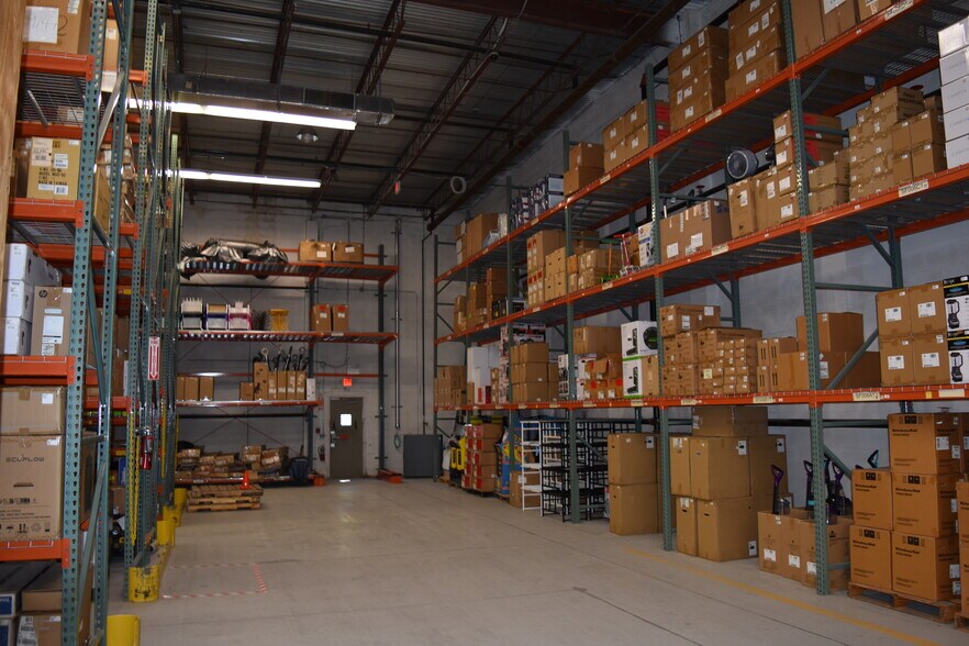 More Photos Of 2400 118th Ave N, Saint Petersburg Manufacturing For Sale