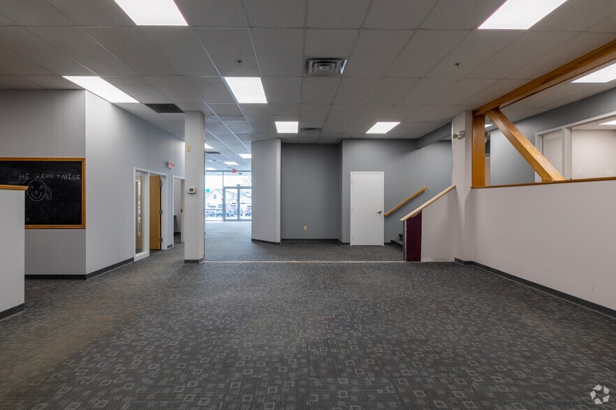 More Photos Of 175 Amherst St, Nashua Freestanding For Lease