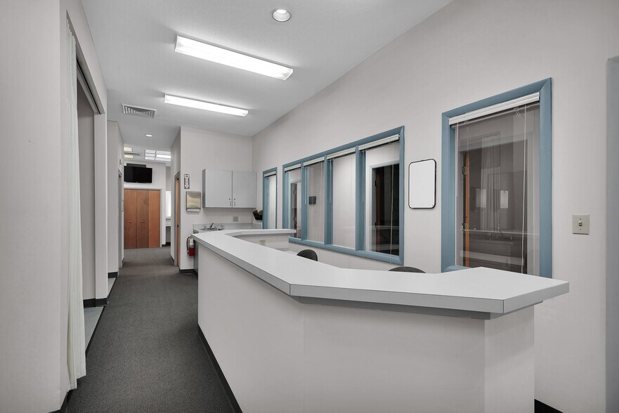 More Photos Of 3599 University Blvd S, Jacksonville Medical For Sale