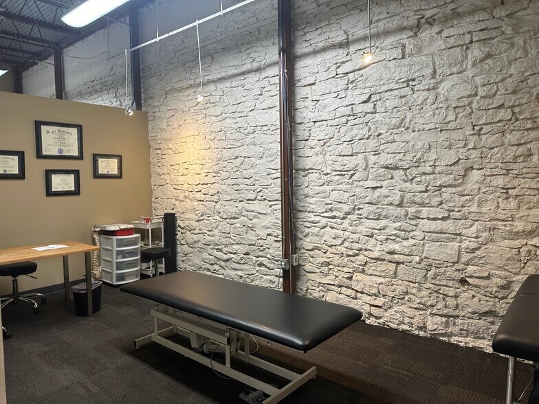 More Photos Of 102 E Main Ave, Round Rock Storefront Retail Office For Sale