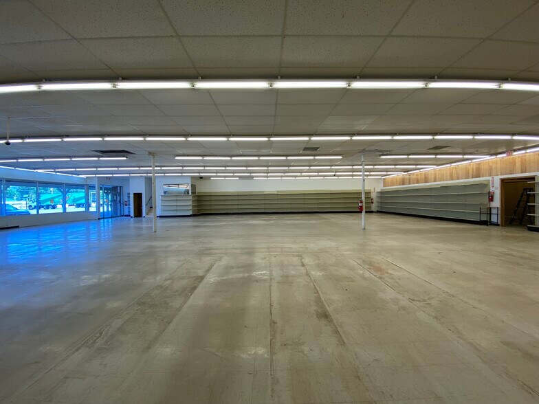 More Photos Of 401 SW 1st St, Paoli Unknown For Lease