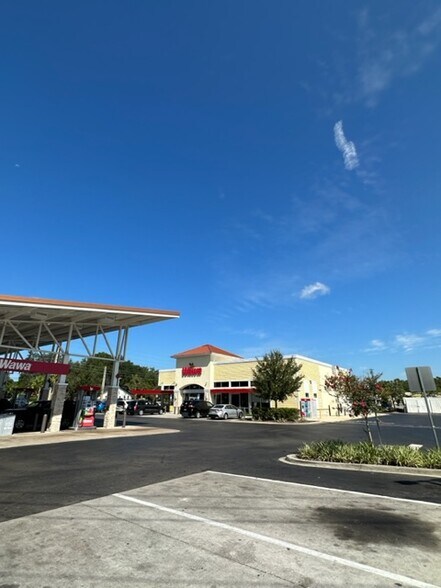 More Photos Of 3601 E Silver Springs Blvd, Ocala Service Station For Sale