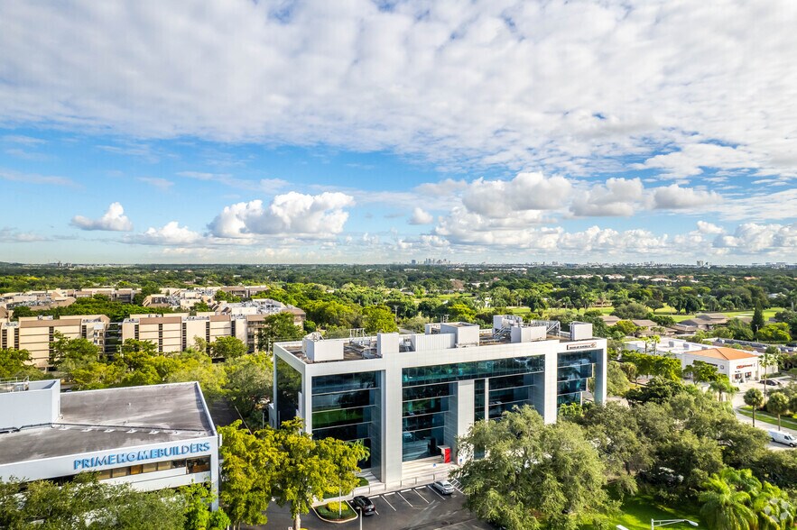 More Photos Of 4601 Sheridan St, Hollywood Office For Lease