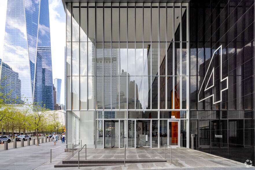 More Photos Of 4 World Trade Center, New York Office For Lease