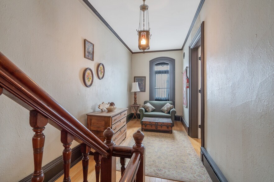 More Photos Of 1880 House Bed & Breakfast, Pulaski Hotel For Sale