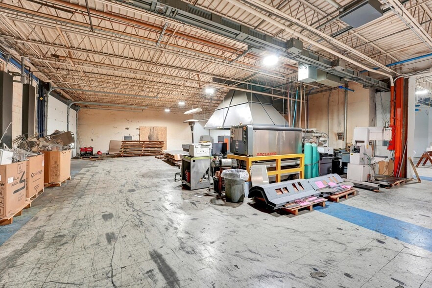 More Photos Of 1904 W Emory Rd, Powell Light Manufacturing For Sale