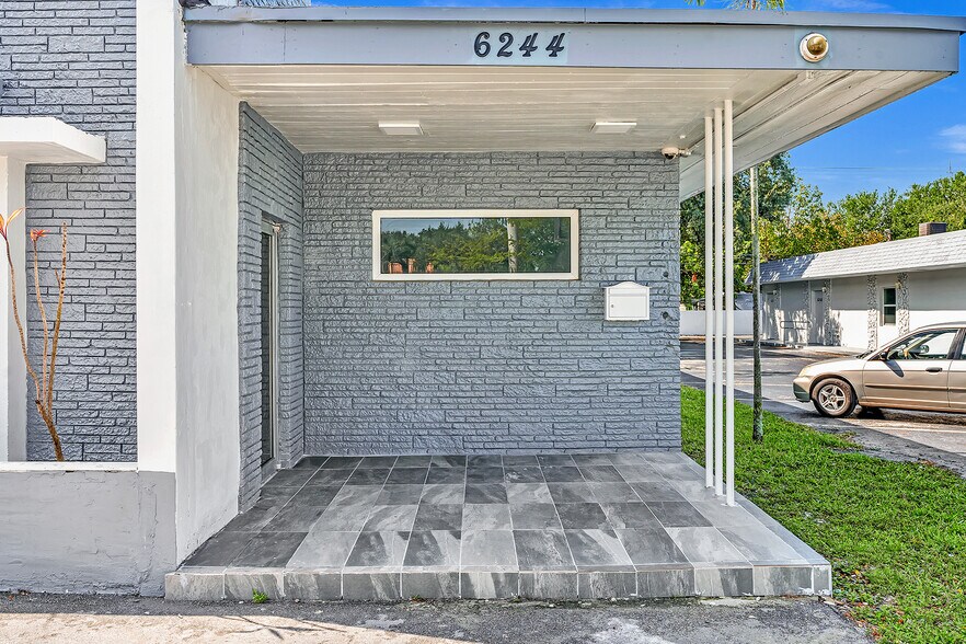 More Photos Of 6240-6244 Miramar Pky, Miramar Medical For Lease