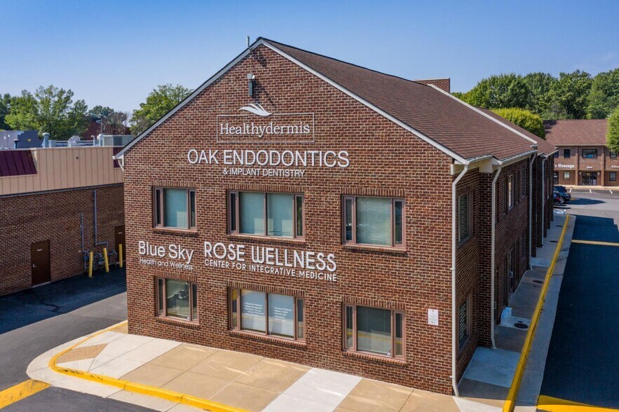 More Photos Of 2946A-Q-2952A-K Chain Bridge Rd, Oakton Unknown For Lease