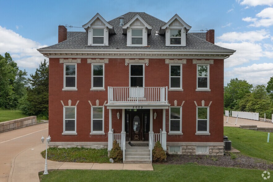 More Photos Of 5009 Lemay Ferry Rd, Saint Louis Freestanding For Sale