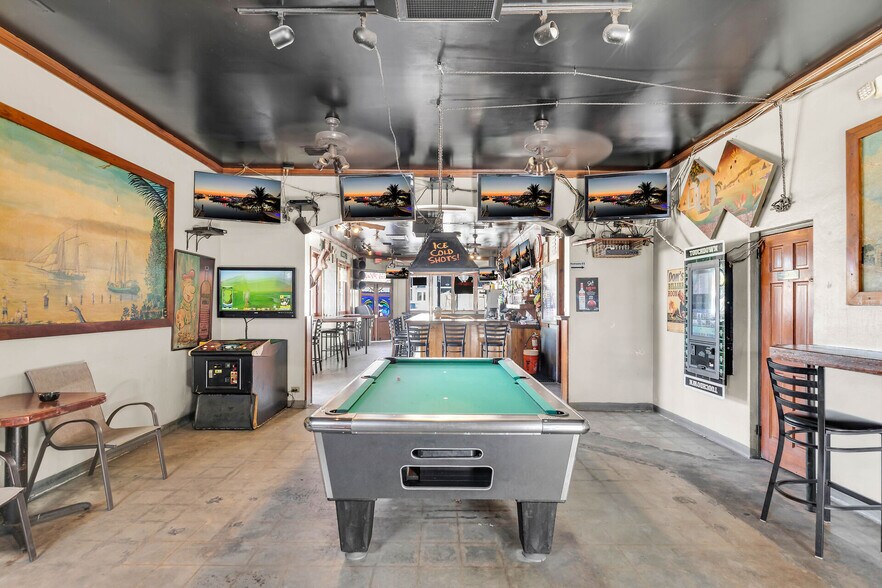More Photos Of 1000-1006 Truman Ave, Key West Bar For Sale
