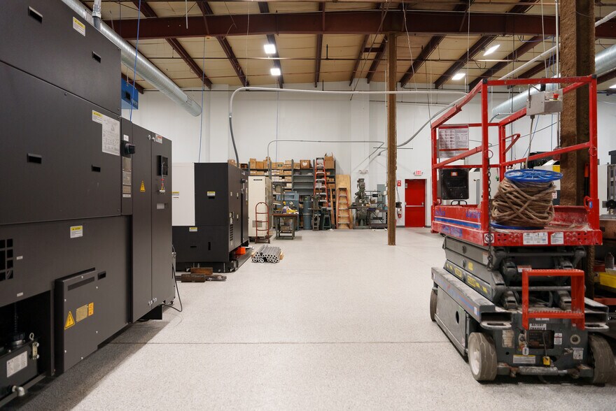 More Photos Of 22 Commerce Rd, Newtown Light Manufacturing For Lease