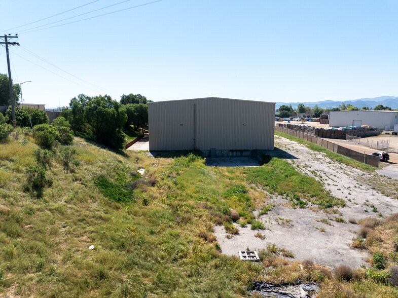 More Photos Of 151-161 Airport Rd, King City Warehouse For Lease