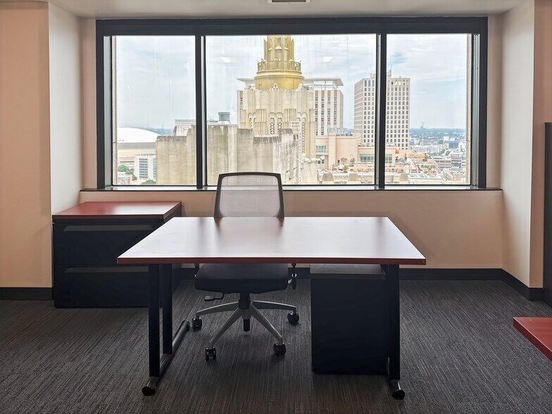 More Photos Of 201 St. Charles Ave, New Orleans Coworking Space