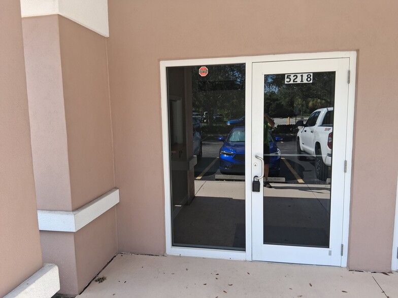 More Photos Of 5218 4th Avenue Cir E, Bradenton Medical For Lease