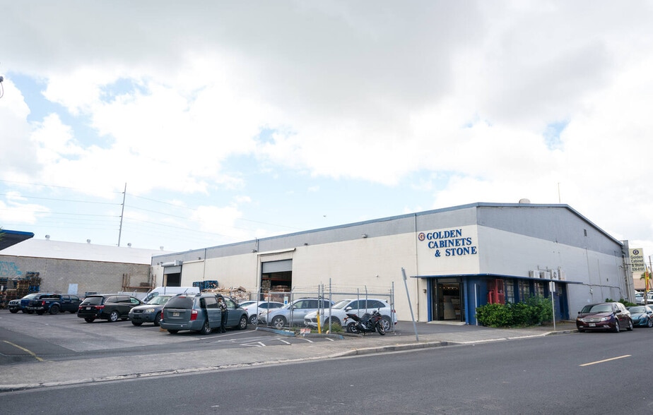 More Photos Of 1366 Kaumualii St, Honolulu Industrial For Lease