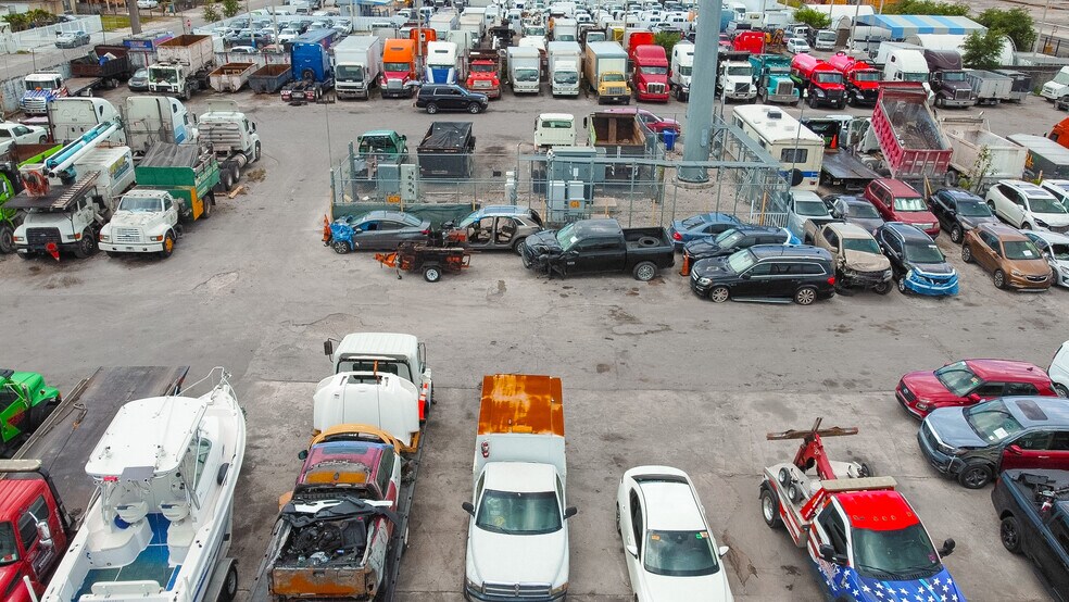 More Photos Of 3600 NW 95th St, Miami Auto Dealership For Lease