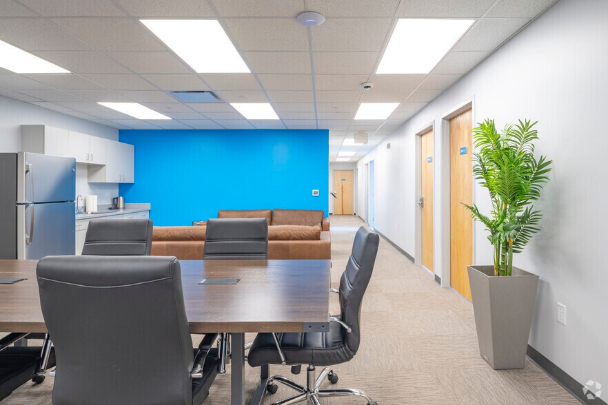 More Photos Of 10949 E Peakview Ave, Englewood Manufacturing For Lease