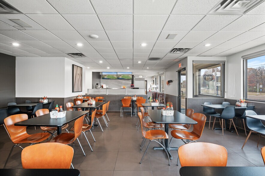 More Photos Of 7429 E River Rd, Fridley Restaurant For Sale