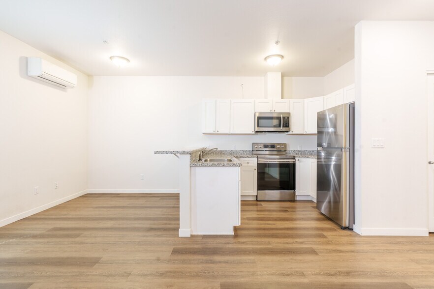 More Photos Of 6930-6940 SE Long St, Portland Apartments For Sale