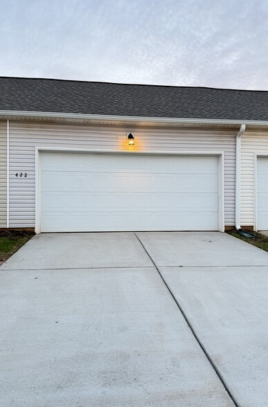More Photos Of 422 Falls Pt SW, Madison Flex For Sale
