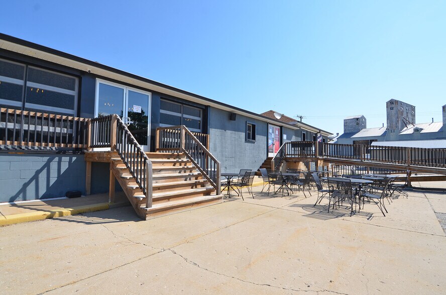 More Photos Of 818 N Shabbona St, Streator Restaurant For Sale