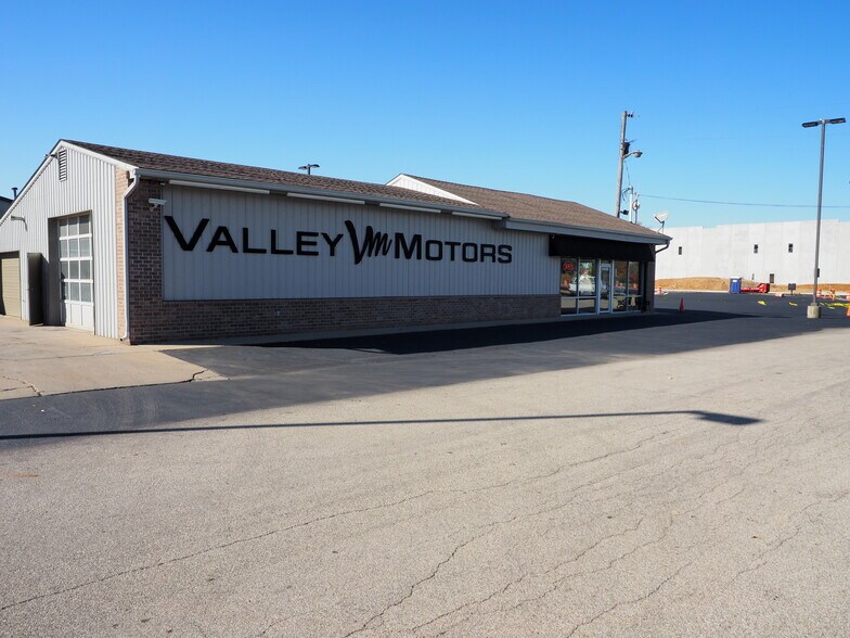 More Photos Of 9430 N Karen Dr, Mooresville Light Distribution For Lease